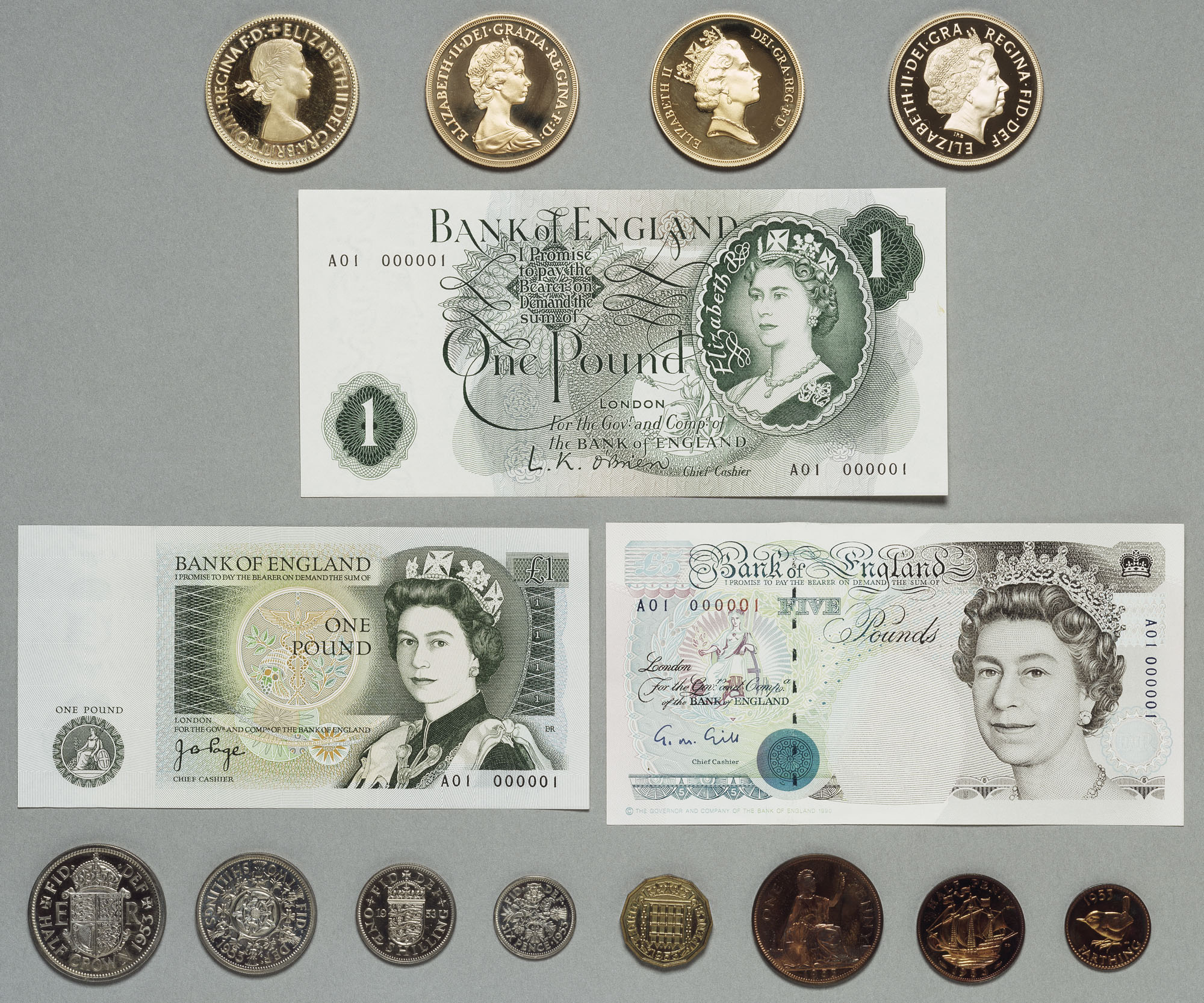 Royal Collection Trust收藏的英鎊和紙鈔，分別由Royal Mint皇家鑄幣廠和Bank Of England英格蘭銀行鑄造，選用的浮雕像、肖像，也都能見女王配戴The Diamond Diadem。