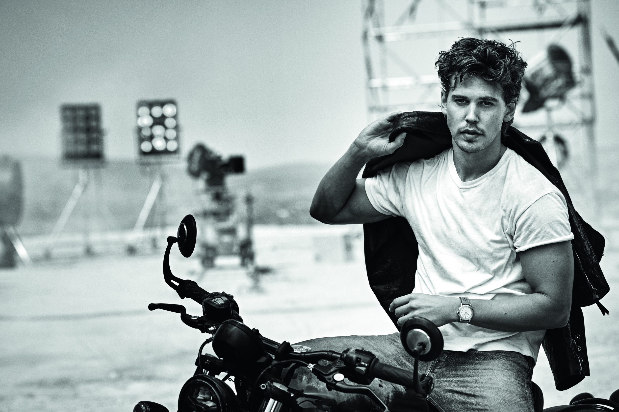 百年靈品牌大使Austin Butler演繹新款Top Time B31大三針。Butler成為品牌大使，官宣時間在其主演電影《貓王艾維斯》推出之後。